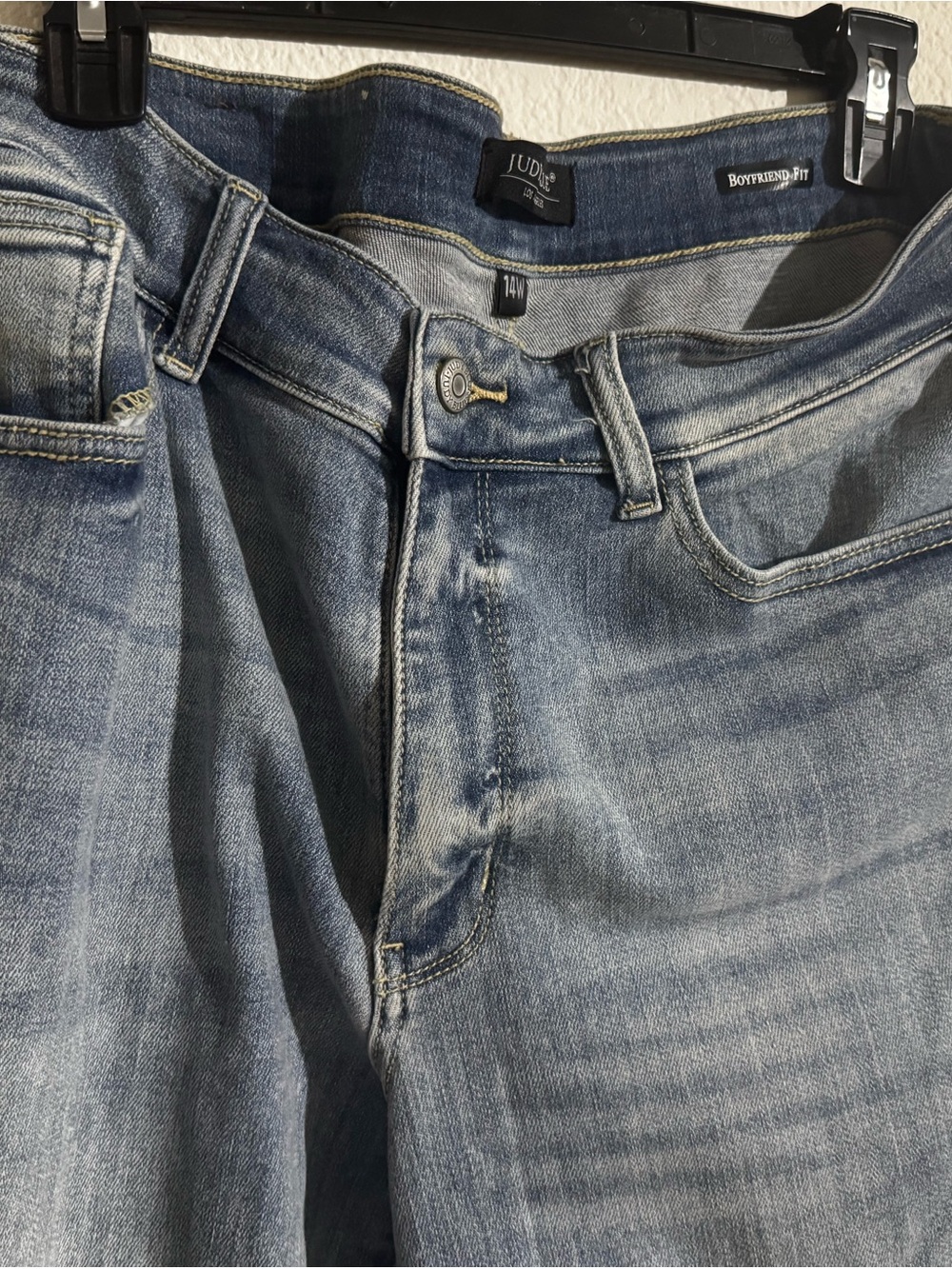 Judy Blue Light Blue Boyfriend-Fit Jeans